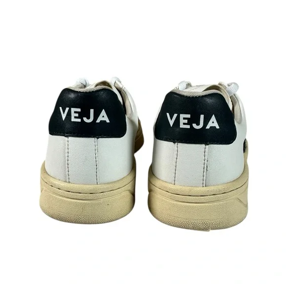 Veja Women’s Urca CWL Casual Sneakers - Picture 4 of 13